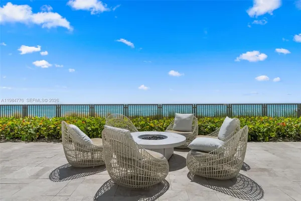 $19,500 | 16047 Collins Avenue, Unit 1604, Sunny Isles Beach, FL 33160