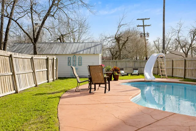 $419,000 | 415 North Mechanic Street, Weimar, TX 78962