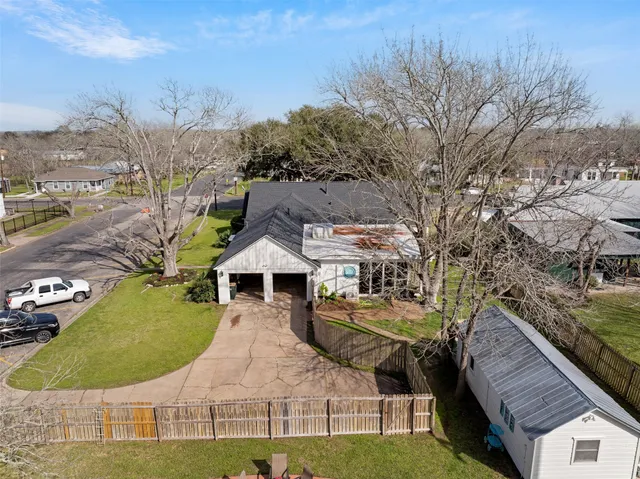 $419,000 | 415 North Mechanic Street, Weimar, TX 78962
