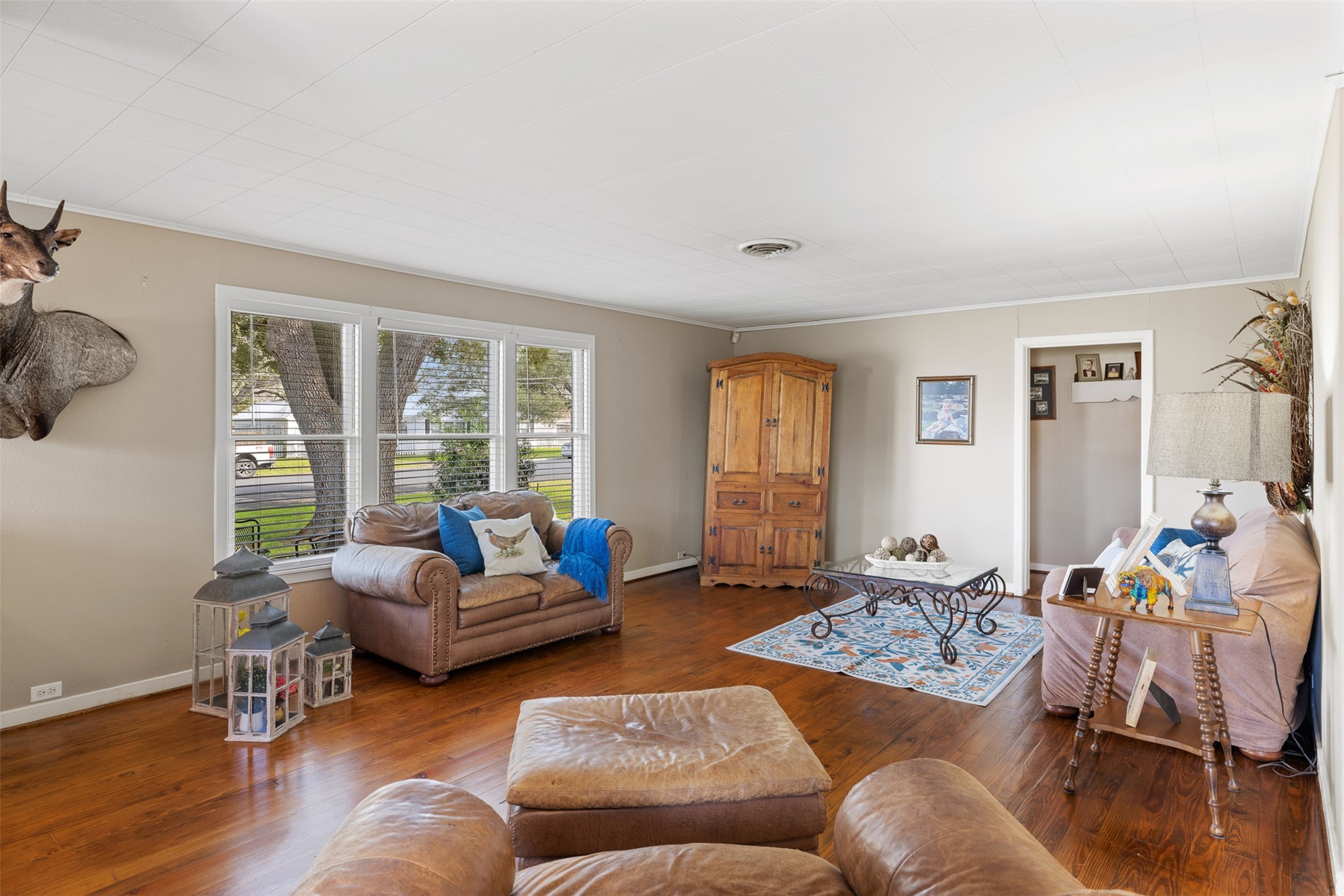 415 North Mechanic Street Weimar, TX 78962 - Photo 5 of 46