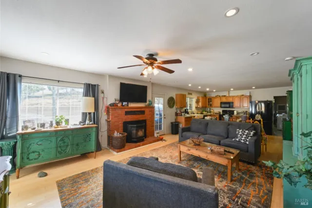 $1,750,000 | 32400 Pine Mountain Road, Cloverdale, CA 95425