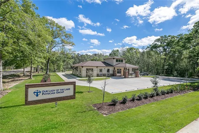 $3,100 | 125 Golf Cottage Drive, Unit 2A, Abita Springs, LA 70420