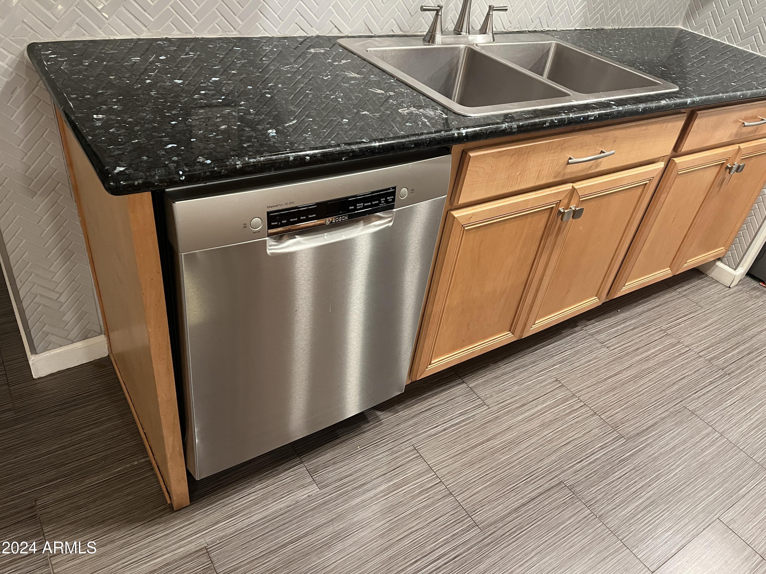 740 West Elm Street, Unit 110 Phoenix, AZ 85013 - Photo 6 of 22