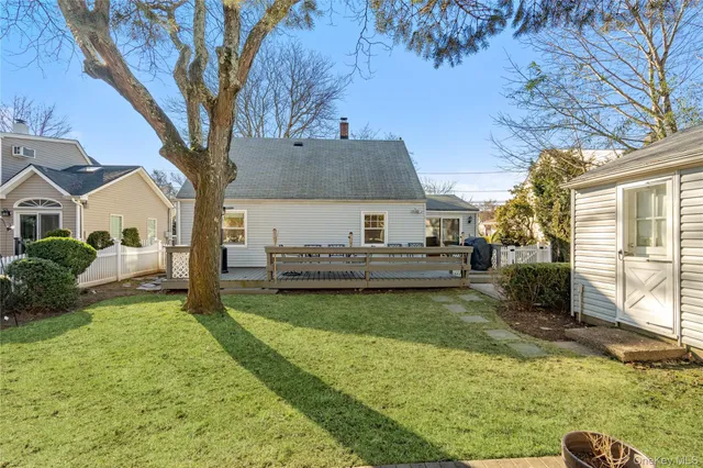 $848,000 | 23 Harvard Street, Roslyn Heights, NY 11577