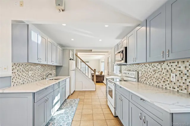 $848,000 | 23 Harvard Street, Roslyn Heights, NY 11577