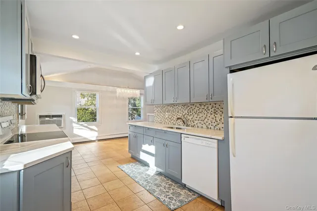 $848,000 | 23 Harvard Street, Roslyn Heights, NY 11577