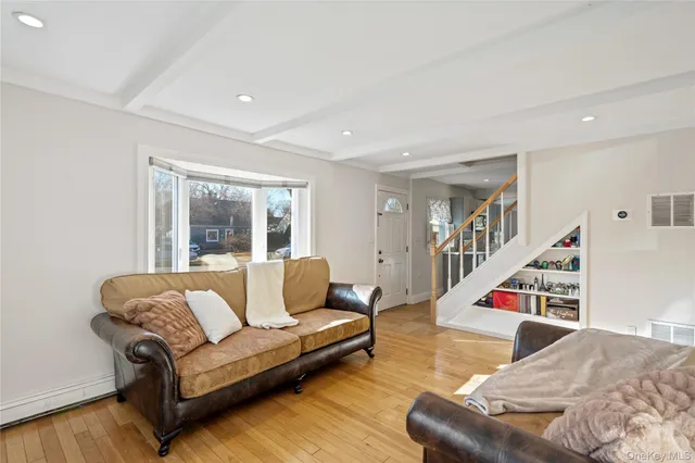 $848,000 | 23 Harvard Street, Roslyn Heights, NY 11577