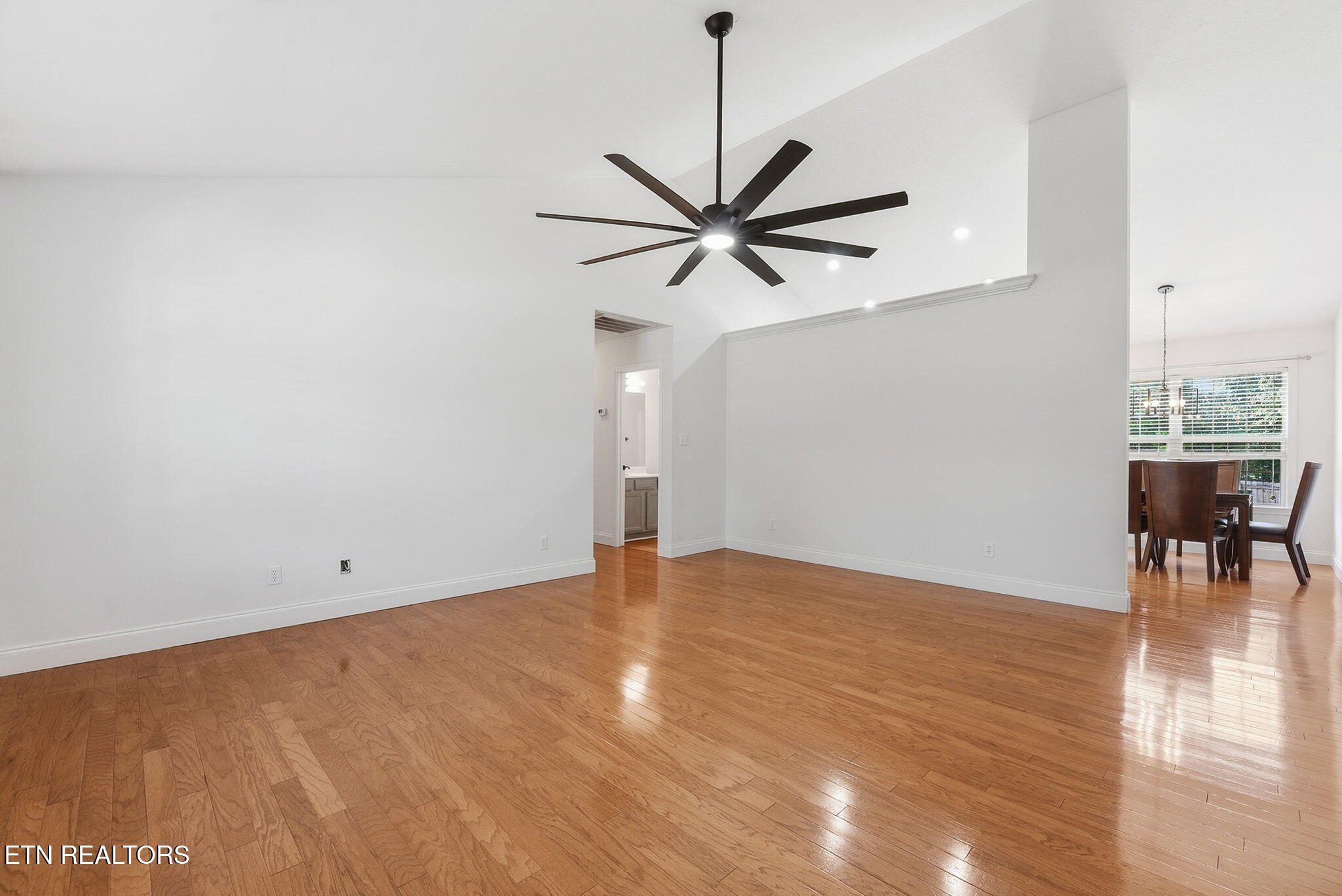 7015 Ghiradelli Road Knoxville, TN 37918 - Photo 7 of 21 4-web-or-mls-ghdll7015 (2)
