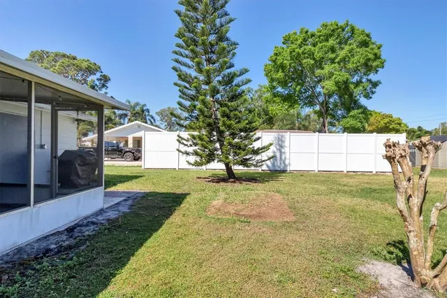 $4,250 | 2323 Doud Street, Sarasota, FL 34231