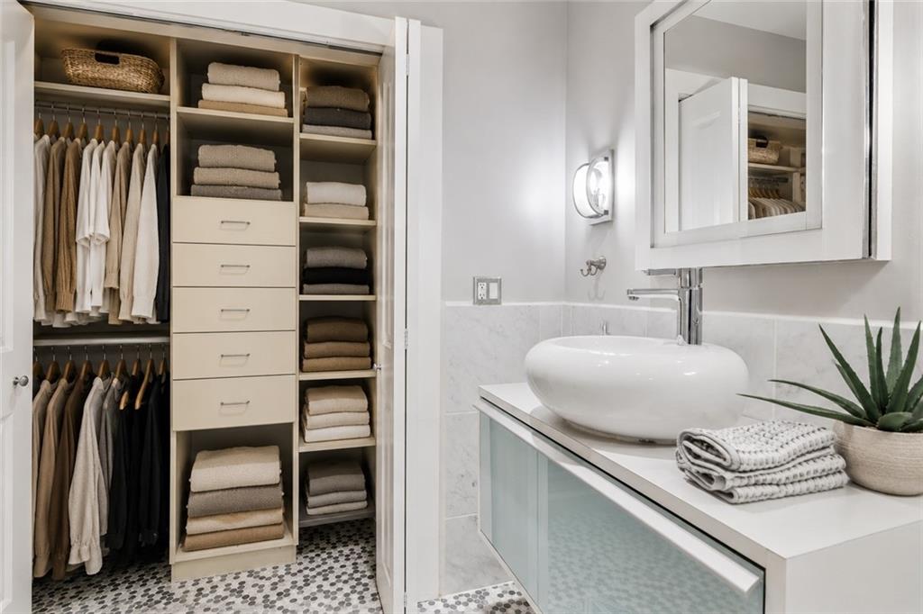 4545 Wornall Road, Unit LE4 Kansas City, MO 64111 - Photo 23 of 30