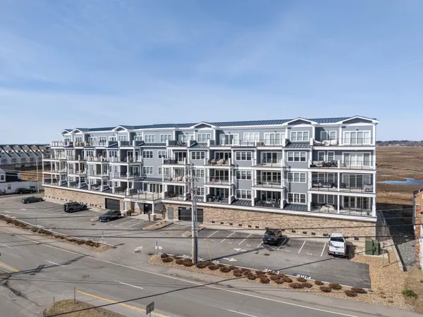 $1,150,000 | 535 Ocean Boulevard, Unit 403, Hampton, NH 03842