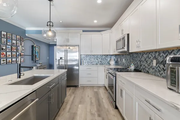 $1,150,000 | 535 Ocean Boulevard, Unit 403, Hampton, NH 03842