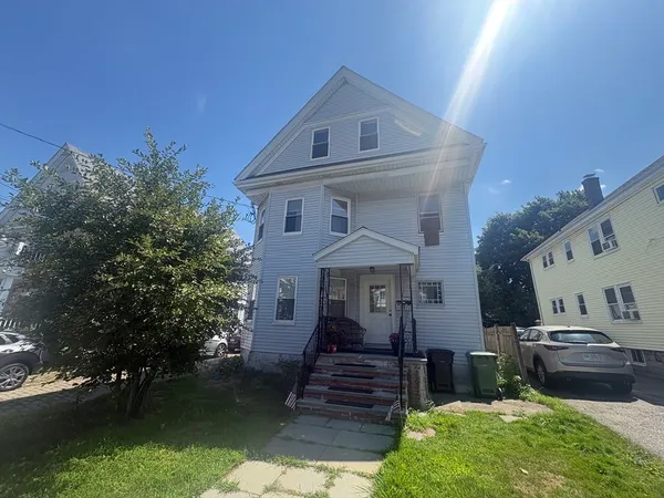 $2,300 | 51 Cypress Street, Unit 1, Watertown, MA 02472