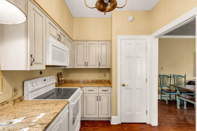 $365,000 | 11 Devils Elbow, Diamondhead, MS 39525