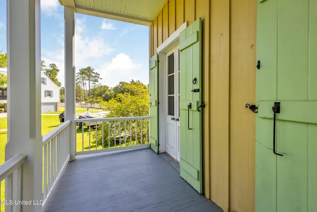 $365,000 | 11 Devils Elbow, Diamondhead, MS 39525