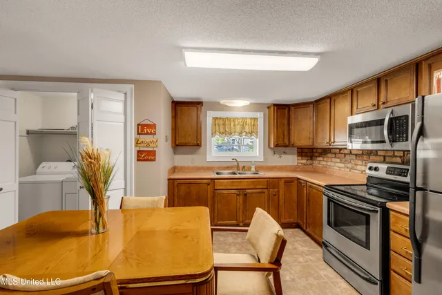 $365,000 | 11 Devils Elbow, Diamondhead, MS 39525