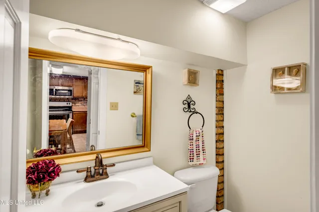 $365,000 | 11 Devils Elbow, Diamondhead, MS 39525