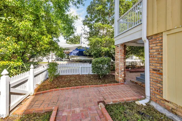 $365,000 | 11 Devils Elbow, Diamondhead, MS 39525