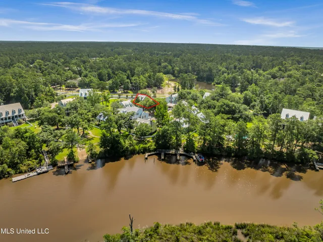 $365,000 | 11 Devils Elbow, Diamondhead, MS 39525