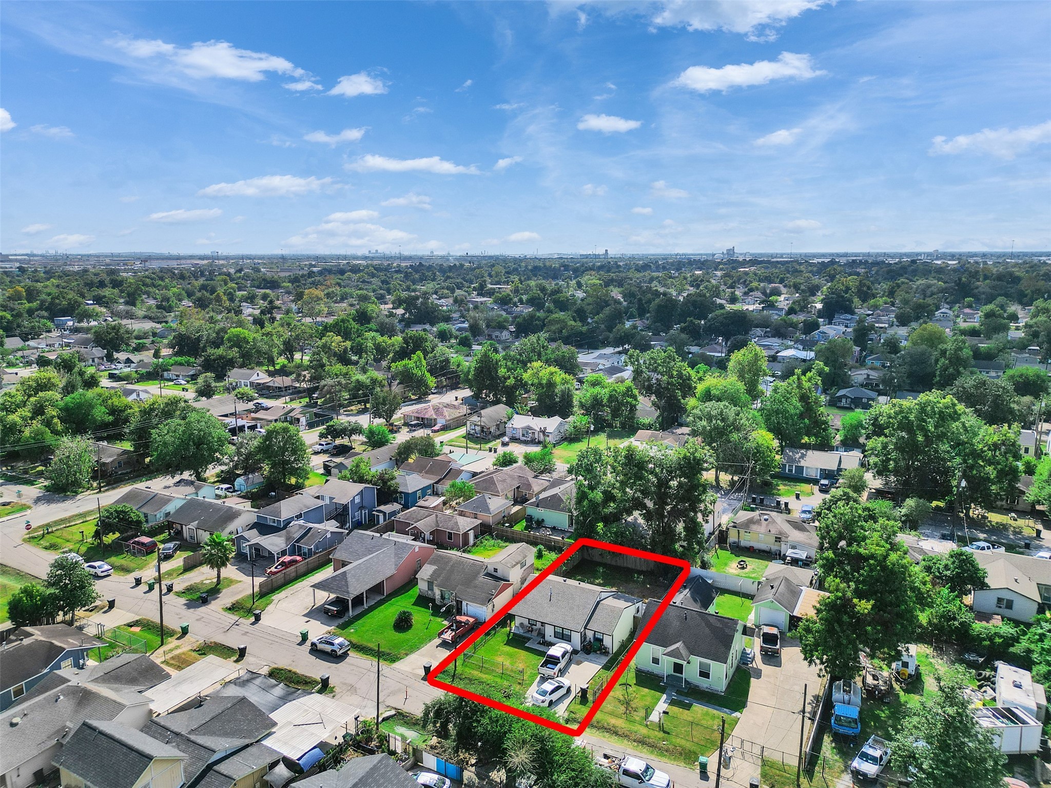 6802 Force Street Houston, TX 77020 - Photo 29 of 31 an aerial view of a houses with a lot of trees