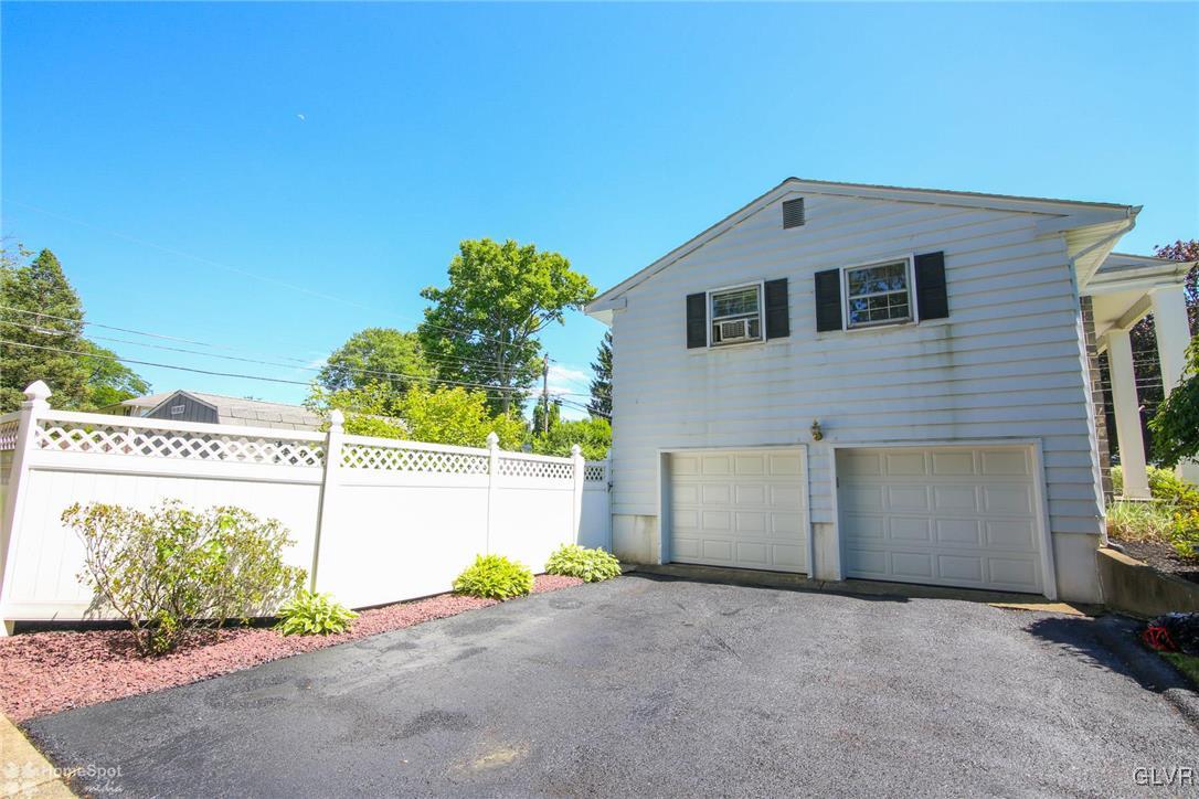 2872 Ivanhoe Road Bethlehem, PA 18017 - Photo 7 of 36 Gallery Image 7