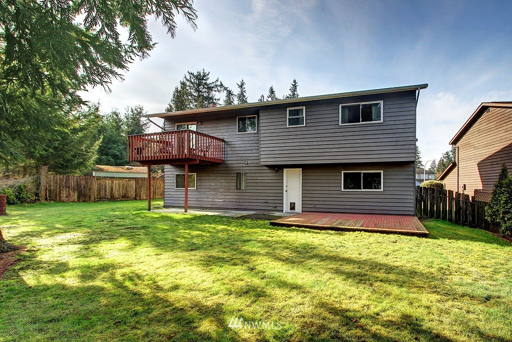 2826 Northeast 23rd Place Renton, WA 98056 - Photo 2 of 15 Gallery Image 2