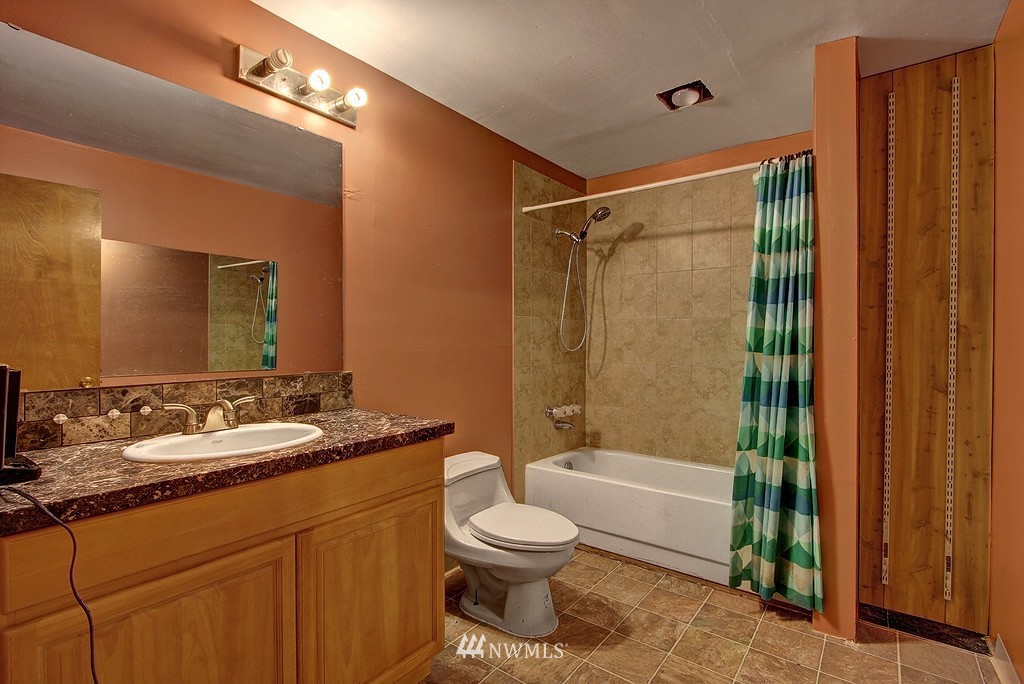 2826 Northeast 23rd Place Renton, WA 98056 - Photo 13 of 15 Gallery Image 13