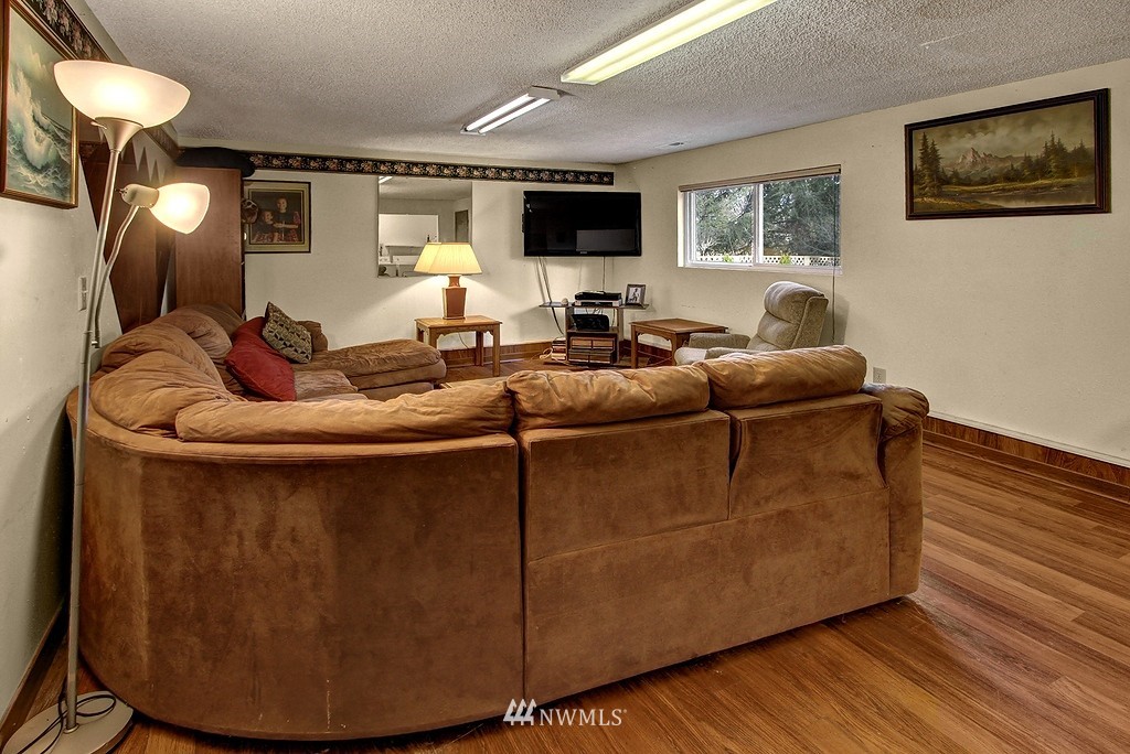 2826 Northeast 23rd Place Renton, WA 98056 - Photo 14 of 15 Gallery Image 14