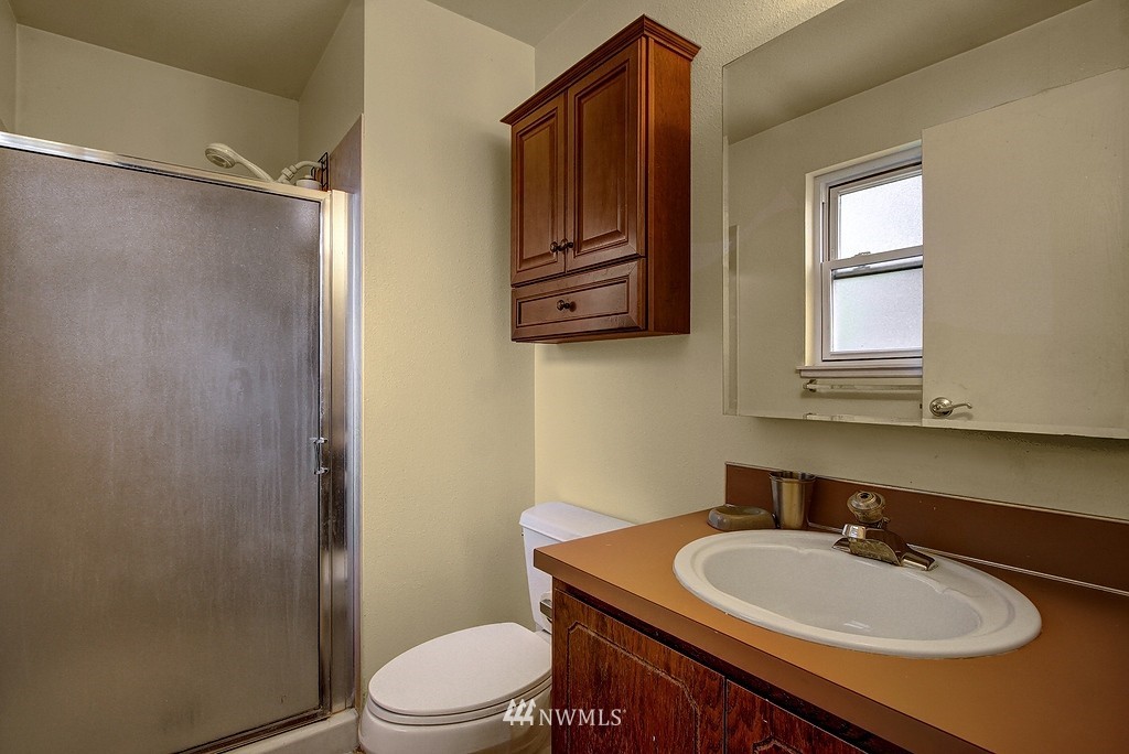 2826 Northeast 23rd Place Renton, WA 98056 - Photo 10 of 15 Gallery Image 10