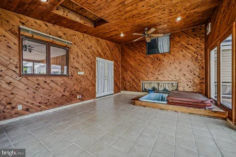 $390,000 | 34 Robert Oakes Drive, Newark, DE 19713
