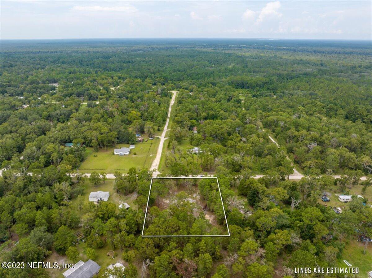 208 4th Street Satsuma, FL 32189 - Photo 8 of 15 a view of a field