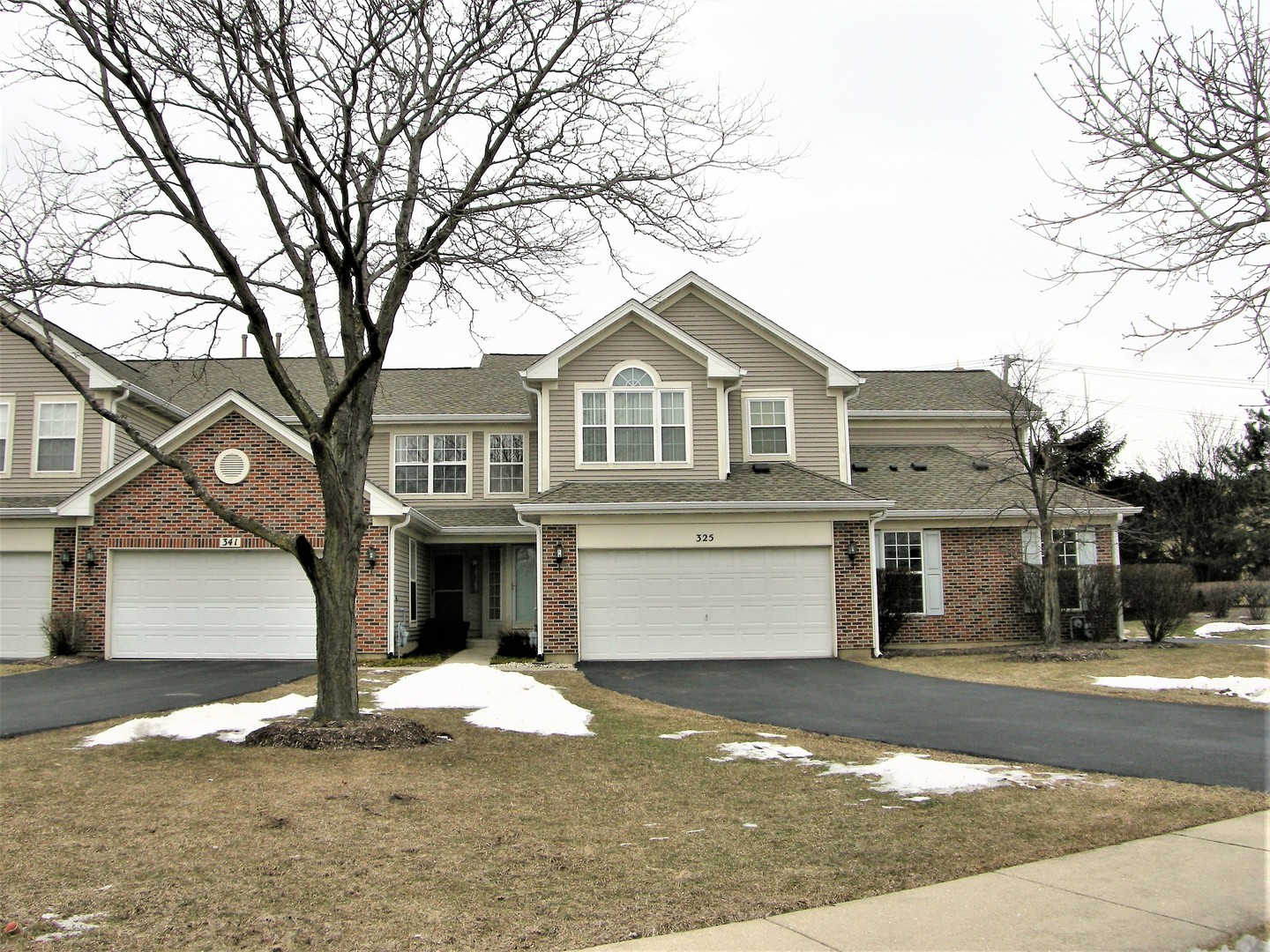 325 West Prairie Circle, Unit 325 Itasca, IL 60143 - Photo 1 of 9