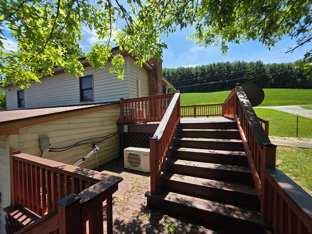608 Quarter Branch Road Sugar Grove, VA 24375 - Photo 22 of 100 Gallery Image 22