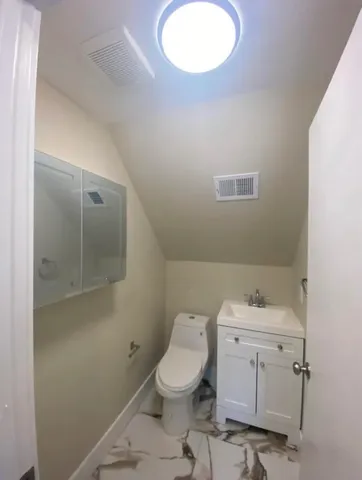 $2,550 | 275 Avenue B, Unit 2, Bayonne, NJ 07002