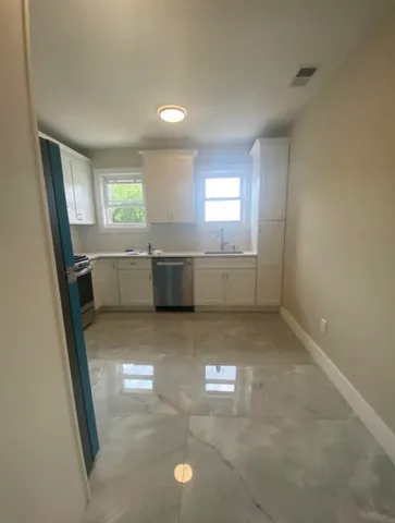 $2,550 | 275 Avenue B, Unit 2, Bayonne, NJ 07002