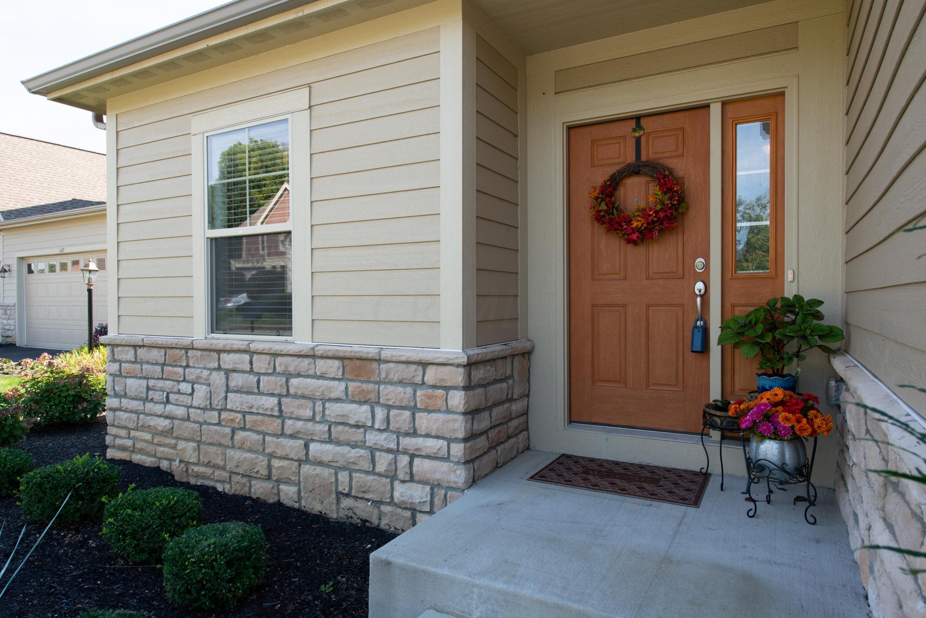 1131 Cross Creeks Ridge Pickerington, OH 43147 - Photo 2 of 53