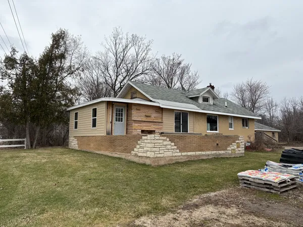 $425,000 | 1031 Highway 173, Antioch, IL 60002