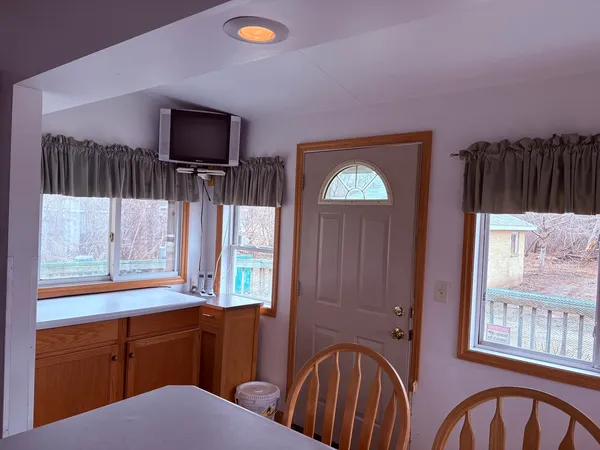 $425,000 | 1031 Highway 173, Antioch, IL 60002