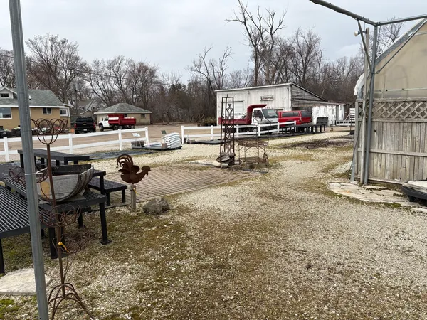 $425,000 | 1031 Highway 173, Antioch, IL 60002