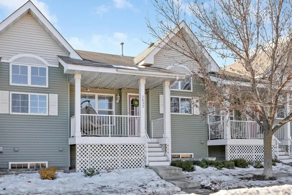 $290,000 | 2832 Clover Ridge Drive, Chaska, MN 55318