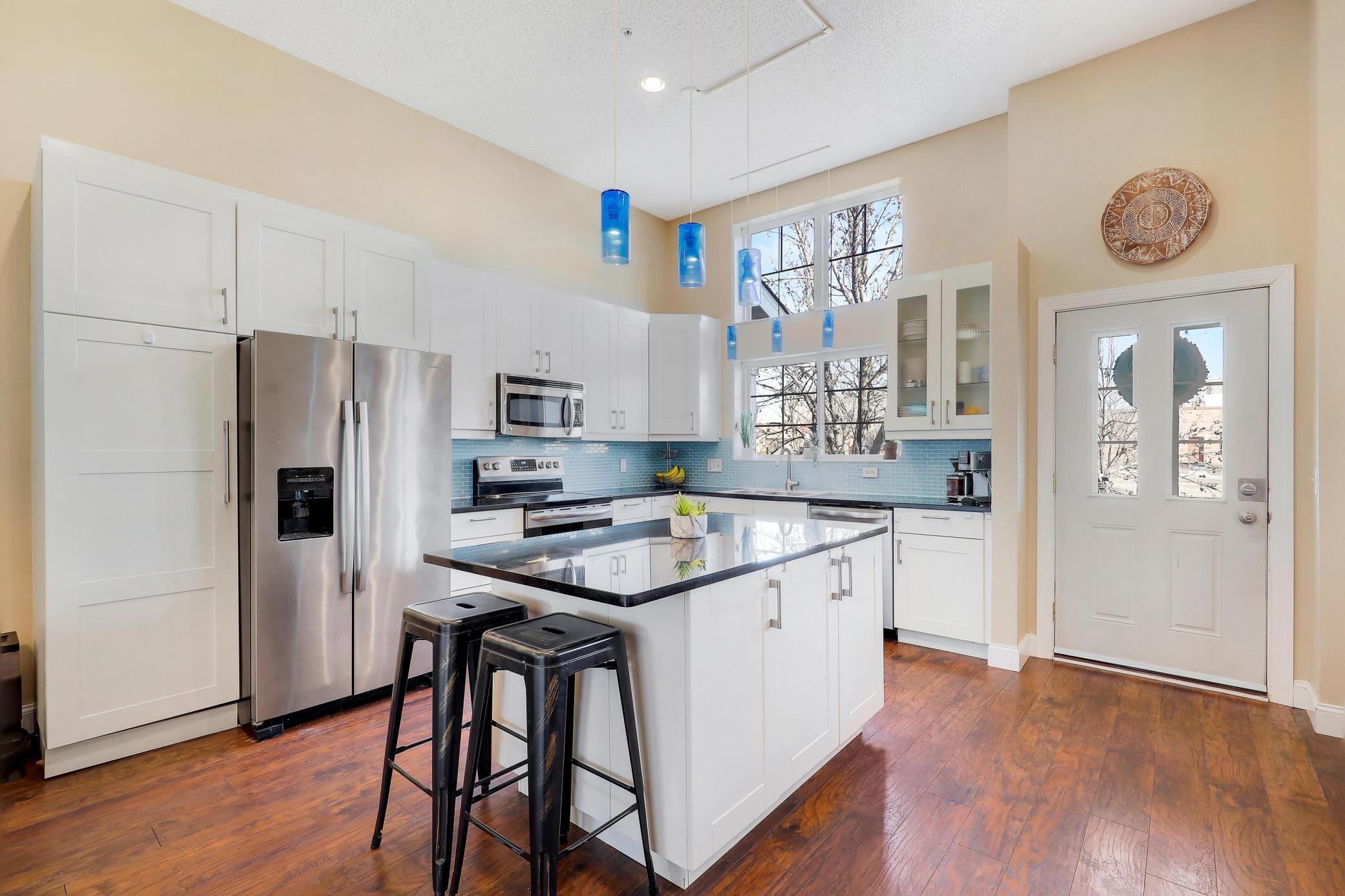 2832 Clover Ridge Drive Chaska, MN 55318 - Photo 2 of 26