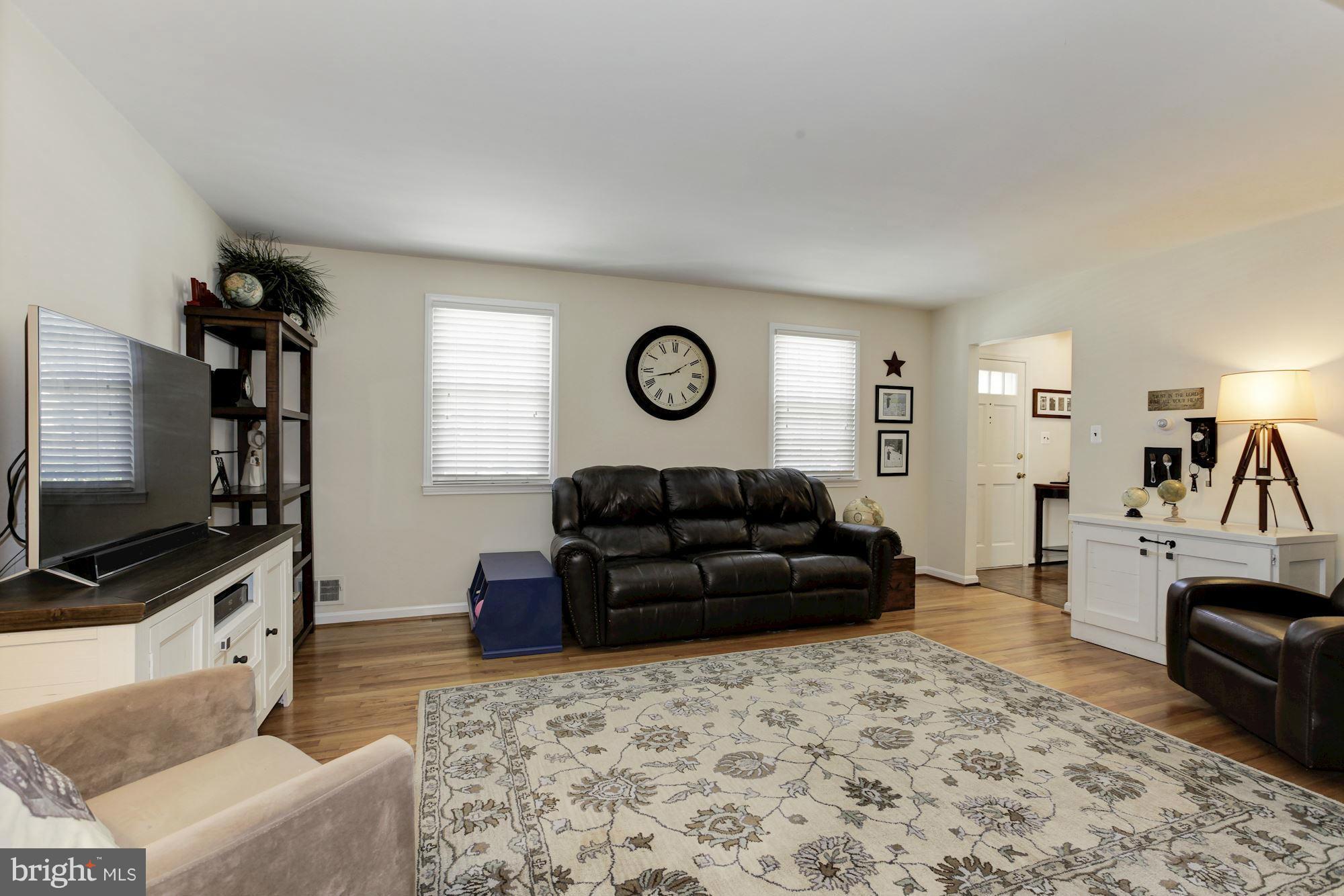 12629 Billington Road Silver Spring, MD 20904 - Photo 5 of 23 Living Room