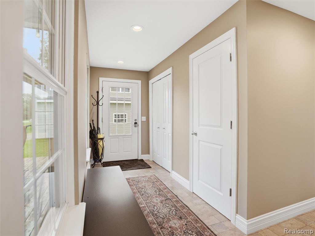 5556 Ormond Road White Lake, MI 48383 - Photo 15 of 49