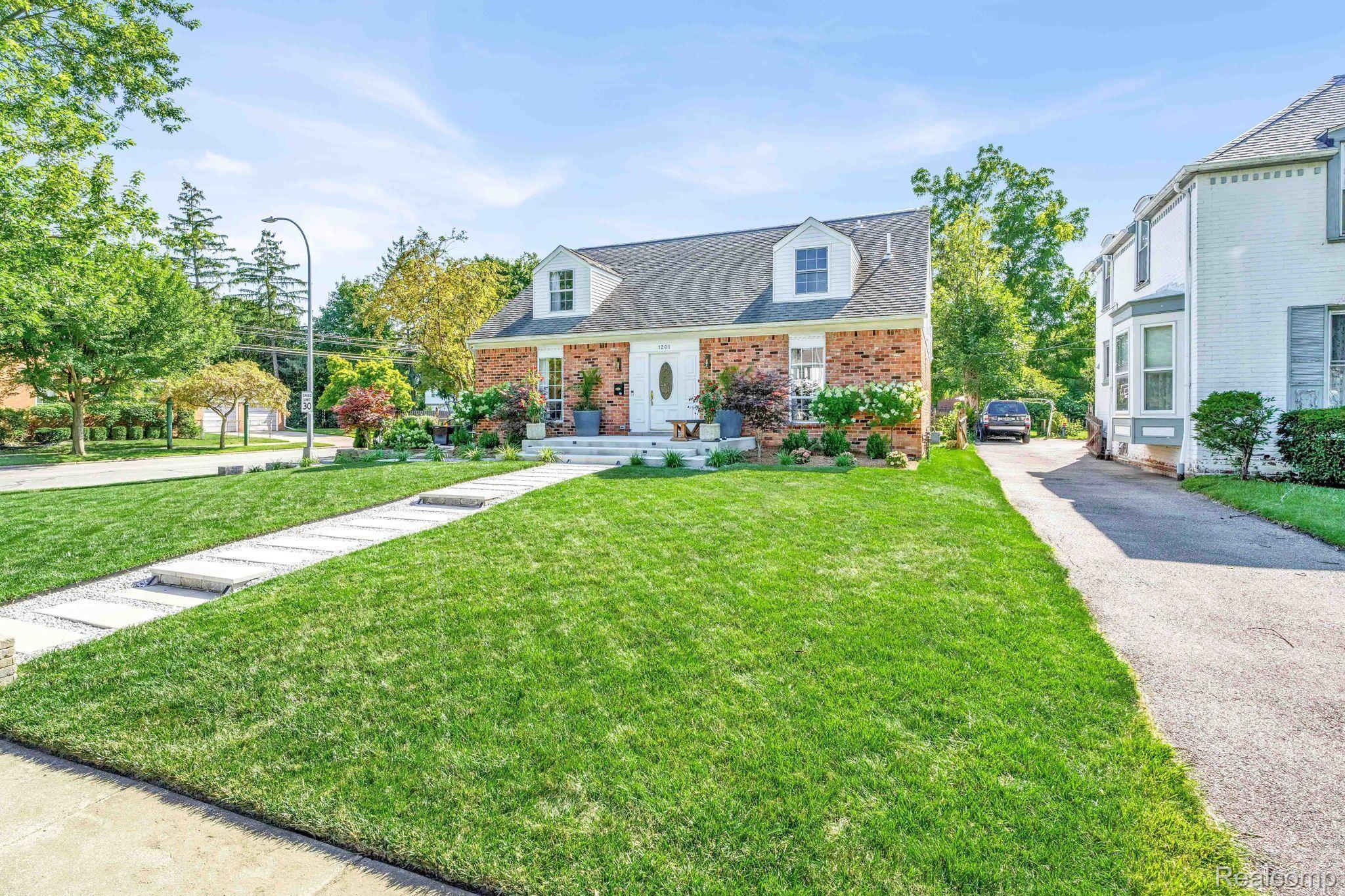 Large corner lot