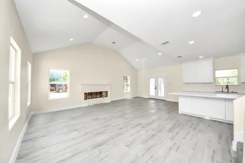 $449,999 | 225 County Road 3189b, Unit 1, Cleveland, TX 77327