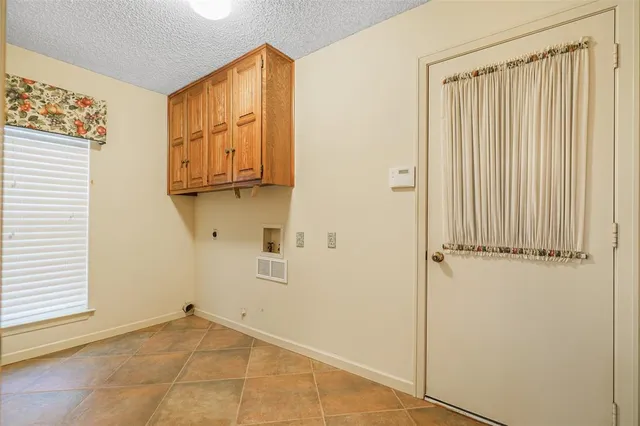 $375,000 | 3705 Waycross Court, Arlington, TX 76016