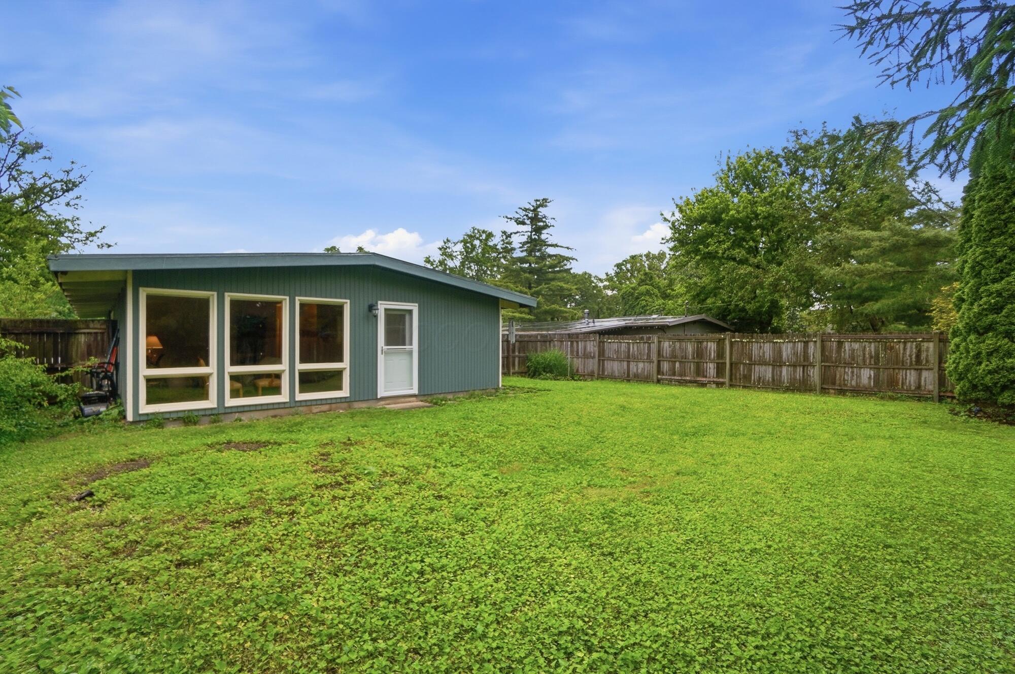 2451 Edgevale Road Columbus, OH 43221 - Photo 42 of 46 214