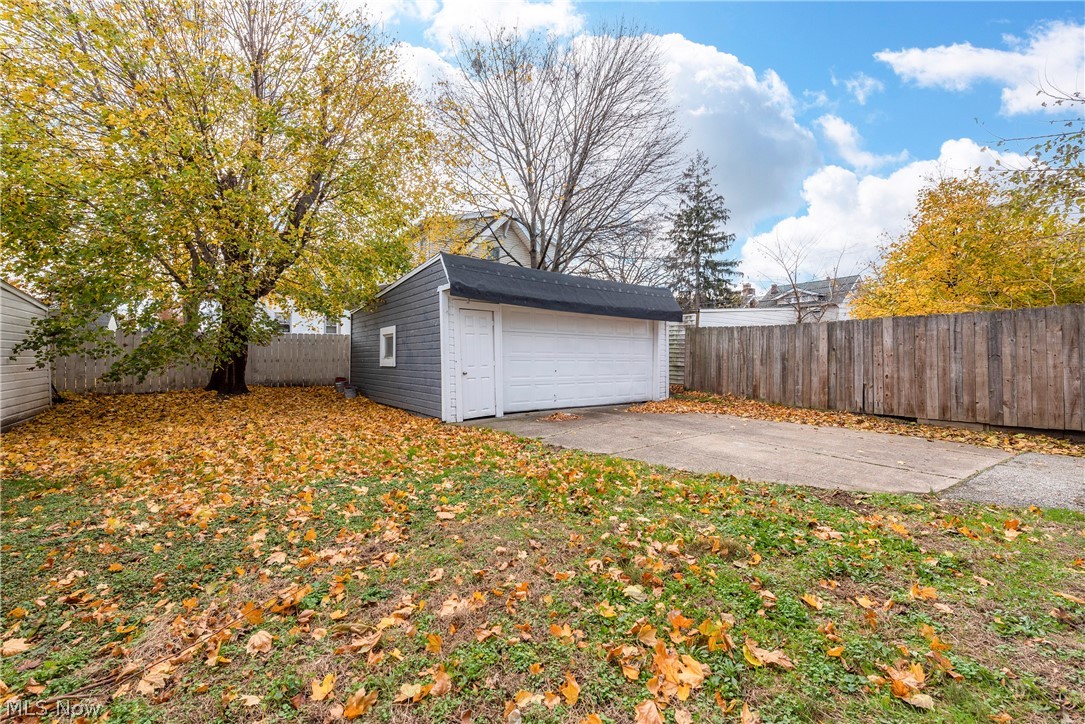 1611 Spring Road Cleveland, OH 44109 - Photo 28 of 29