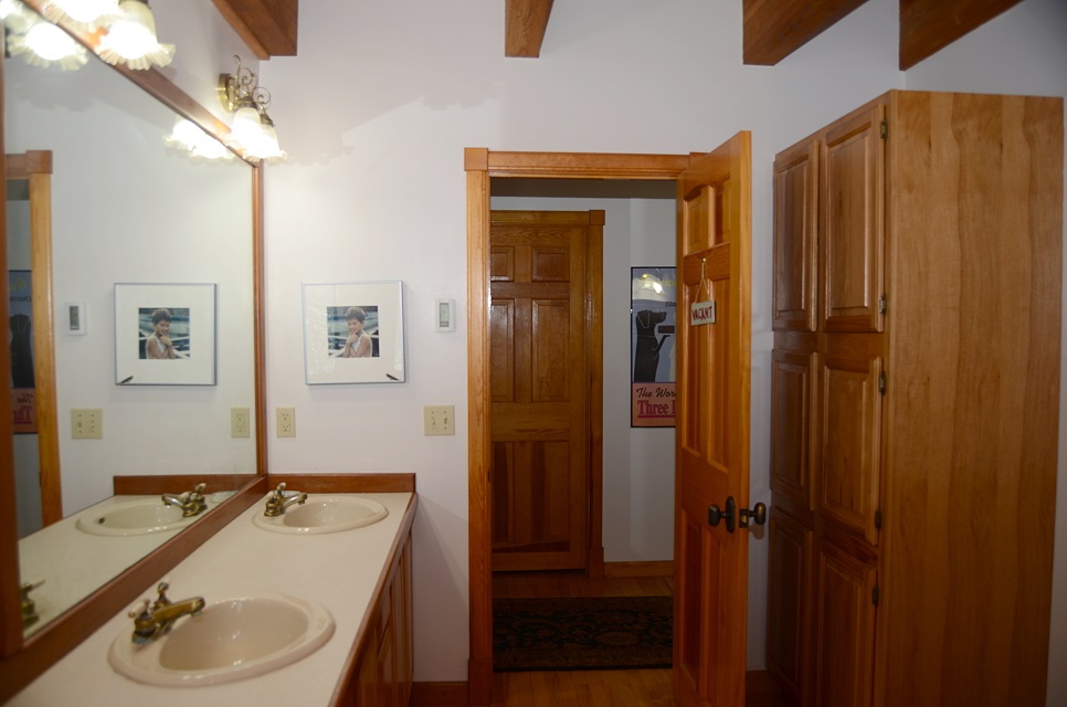 9564 Silny Road Interlochen, MI 49643 - Photo 20 of 33 1835803-19.JPG