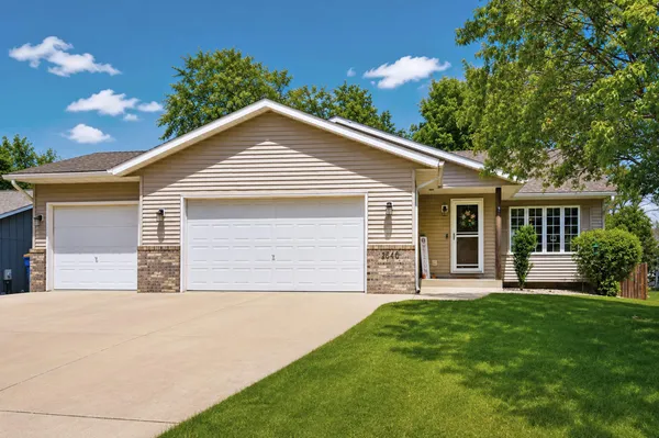 $385,000 | 2040 Greenwood Drive, Owatonna, MN 55060